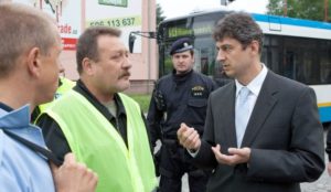 Ředitel Dopravního podniku Ostrava zůstane ve funkci, kvůli lobbistovi ale mají odstoupit radní